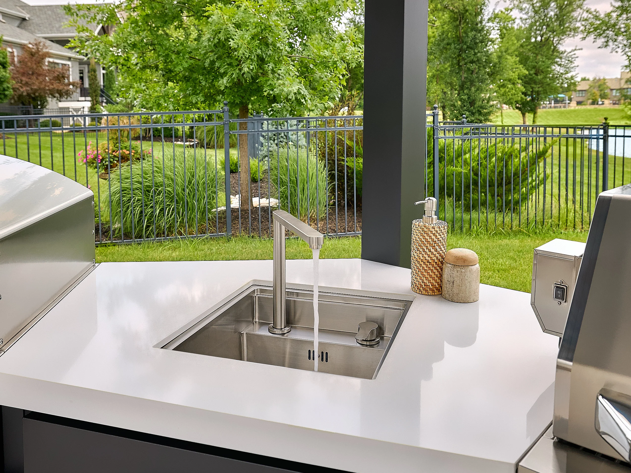 Edgemont Cove | Curved Outdoor Kitchen with Built-In Grill, Griddle & Pizza Oven - Image 13