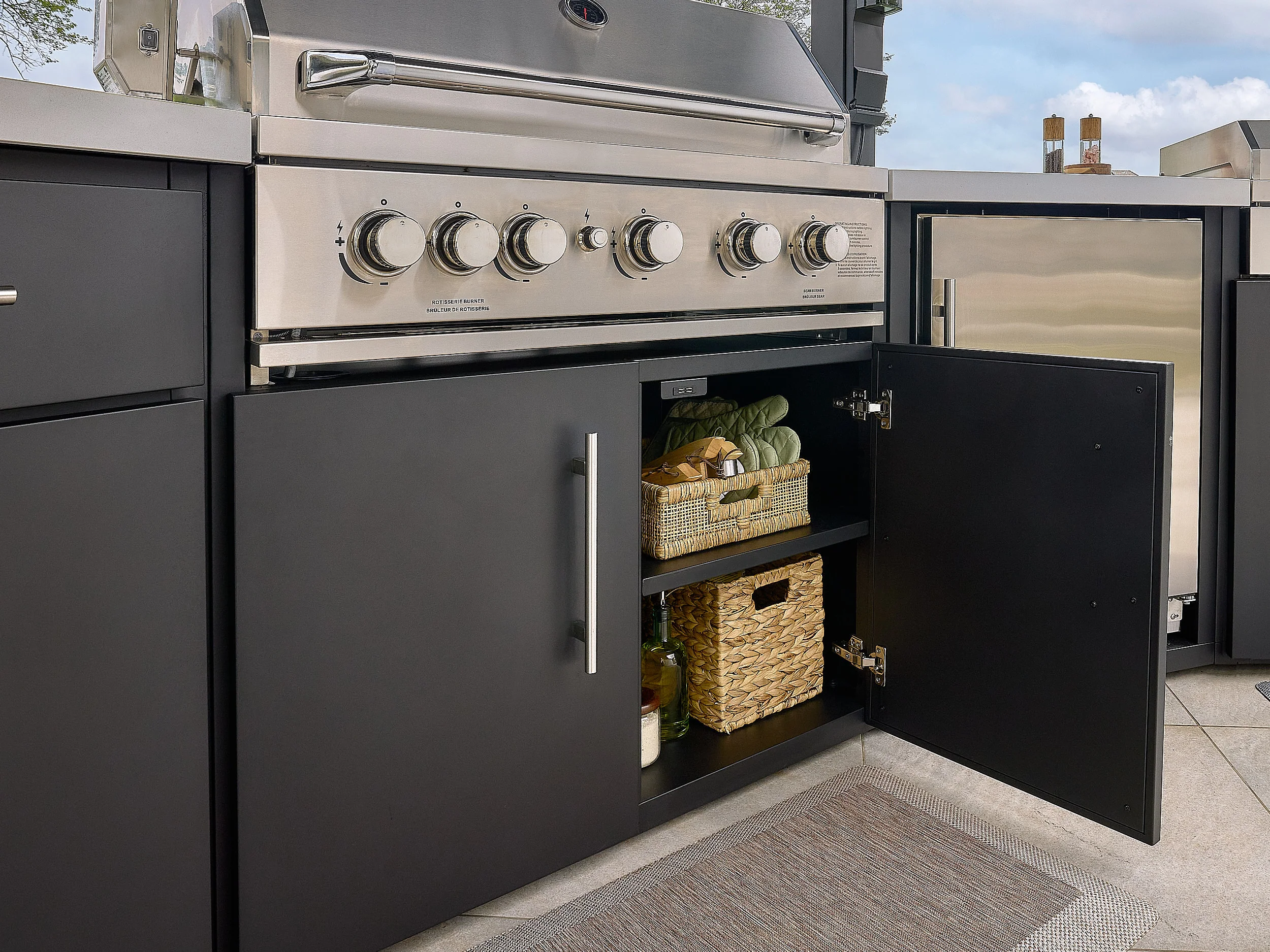 Edgemont Cove | Curved Outdoor Kitchen with Built-In Grill, Griddle & Pizza Oven - Image 18