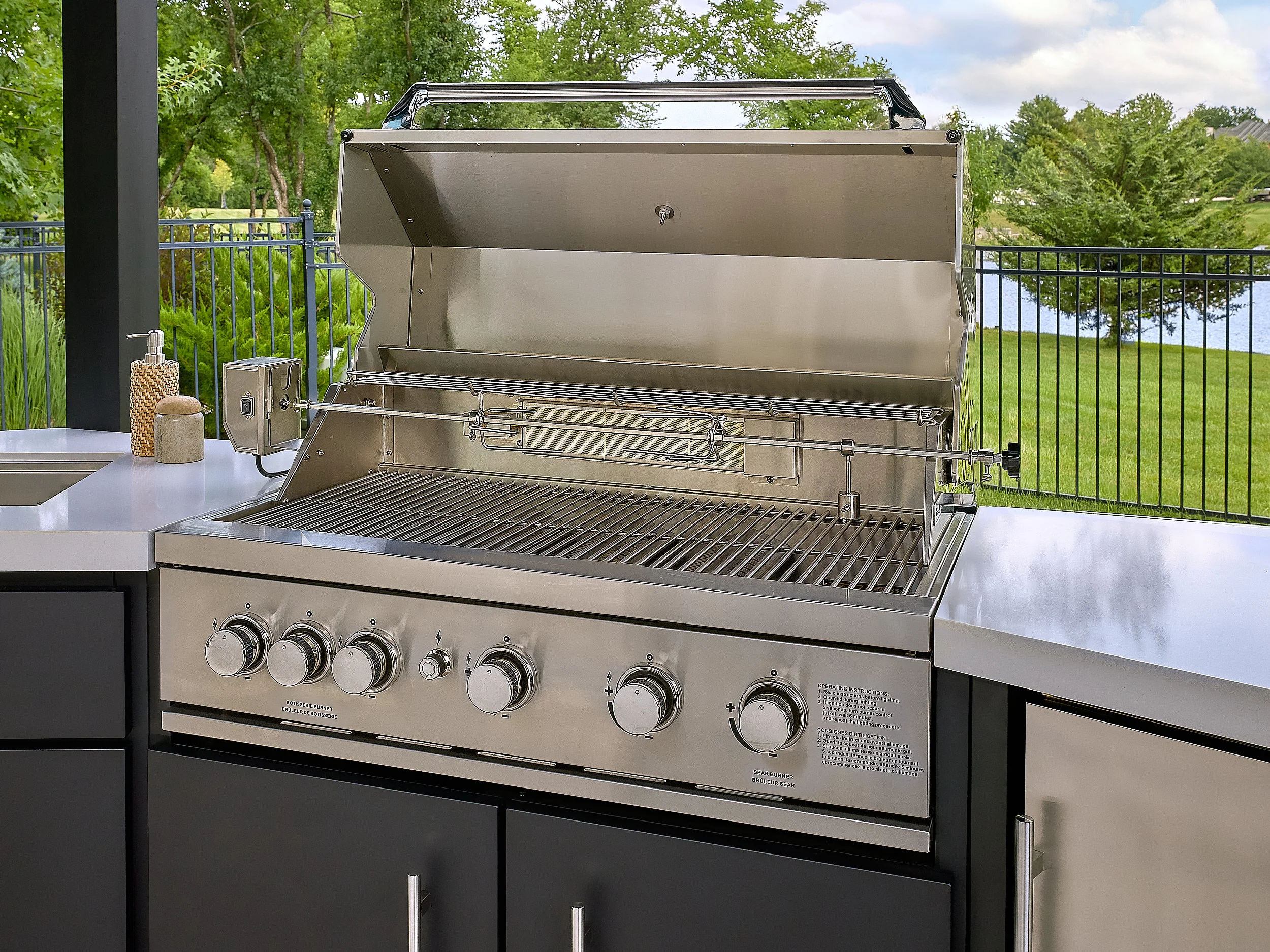 Edgemont Cove | Curved Outdoor Kitchen with Built-In Grill, Griddle & Pizza Oven - Image 5