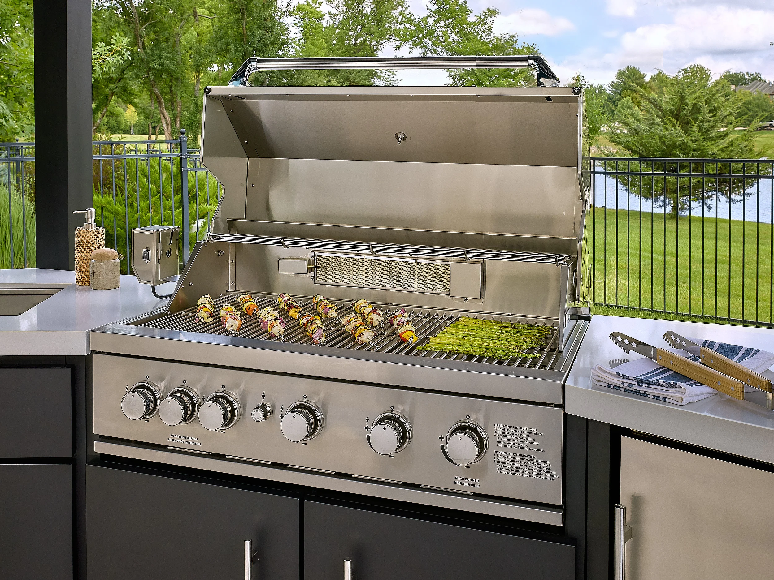 Edgemont Cove | Curved Outdoor Kitchen with Built-In Grill, Griddle & Pizza Oven - Image 6