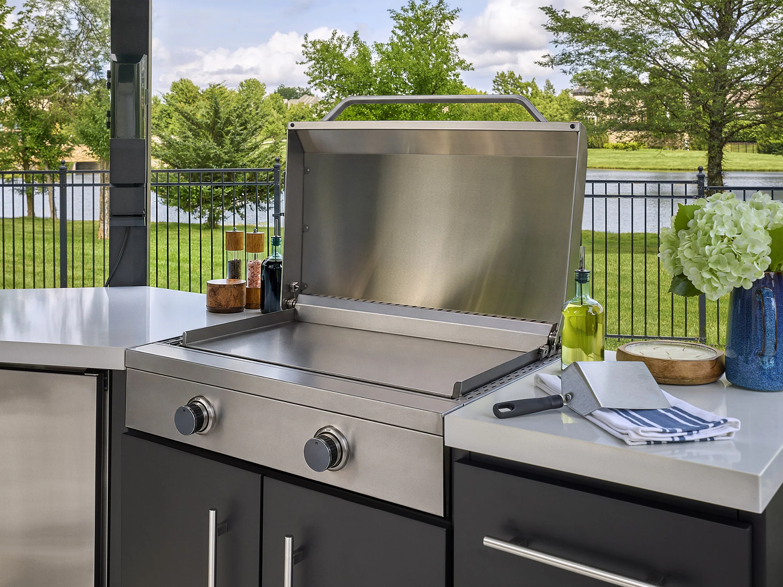 Edgemont Cove | Curved Outdoor Kitchen with Built-In Grill, Griddle & Pizza Oven - Image 9