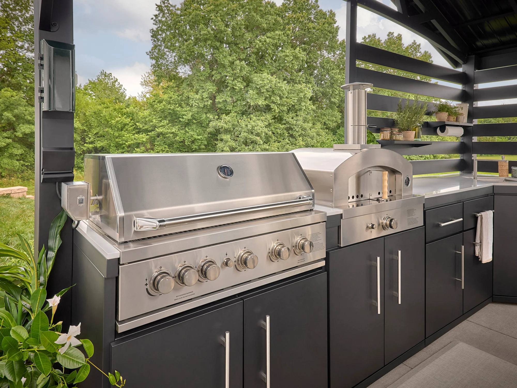 Langston | Covered Walk-In Outdoor Kitchen with Built-In Grill & Pizza Oven - Image 5